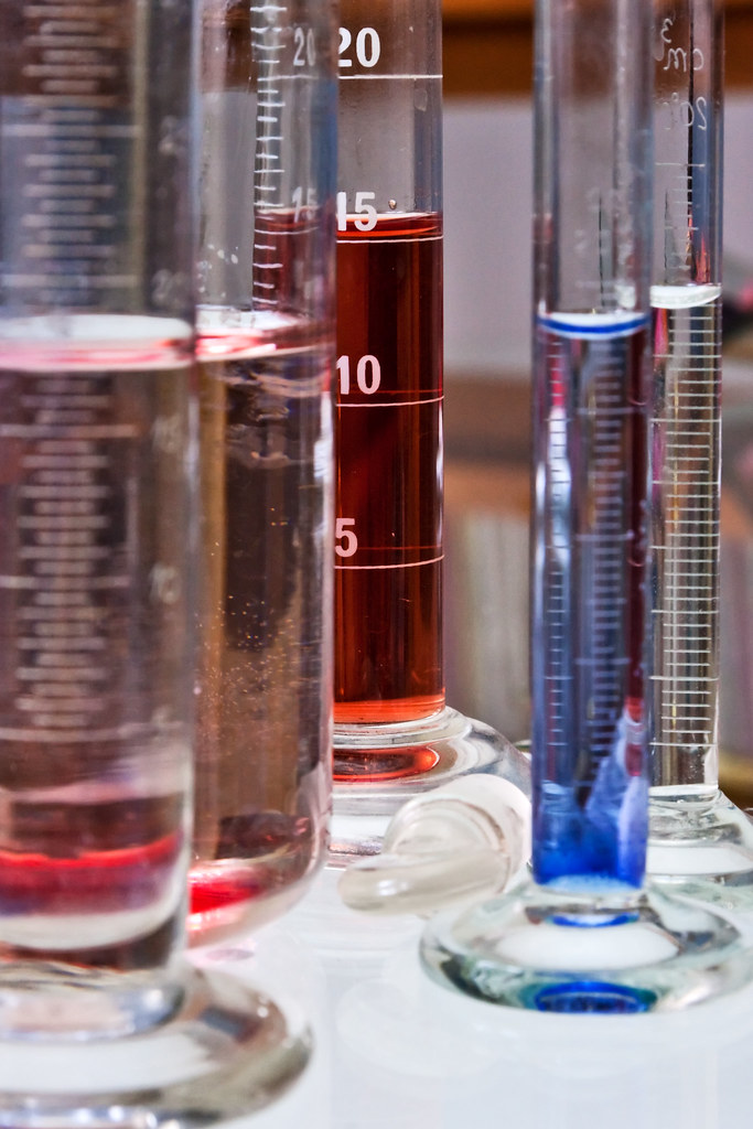 Laboratory graduated cylinders
